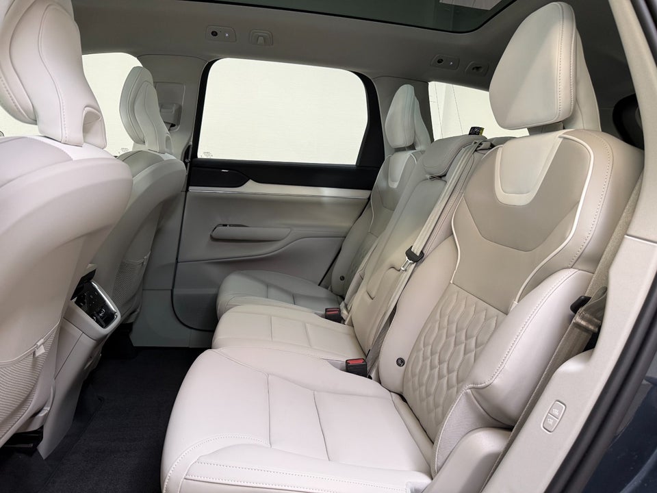 Volvo EX90 Plus 7prs 5d