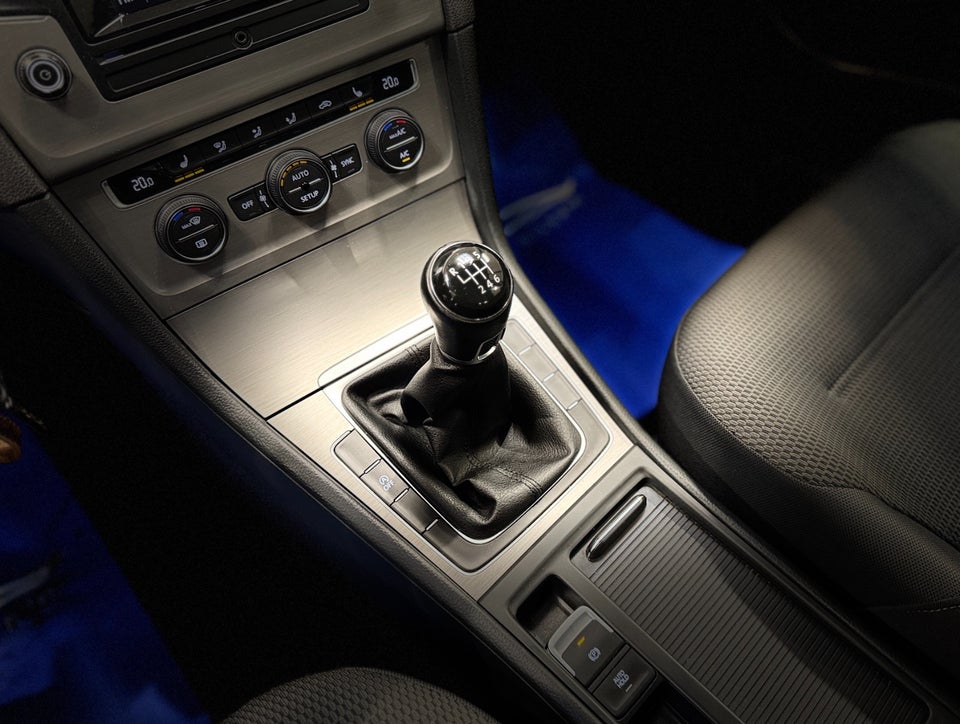 VW Golf VII 1,4 TSi 122 Comfortline BMT 5d