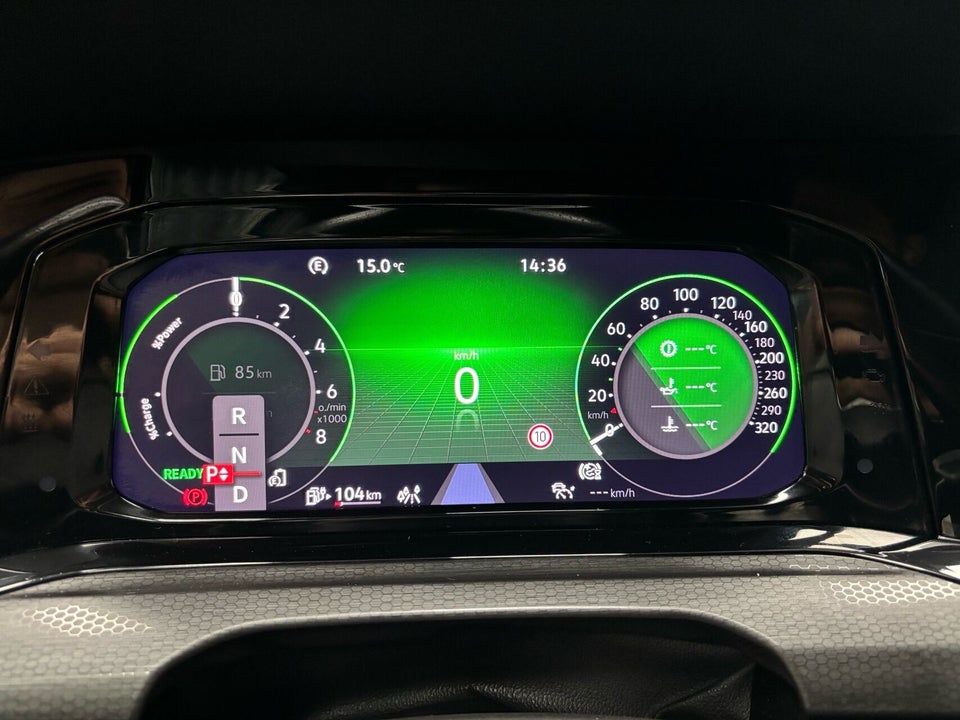 VW Golf VIII 1,4 GTE DSG 5d