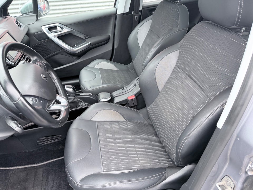 Peugeot 2008 1,5 BlueHDi 100 Prestige Sky 5d