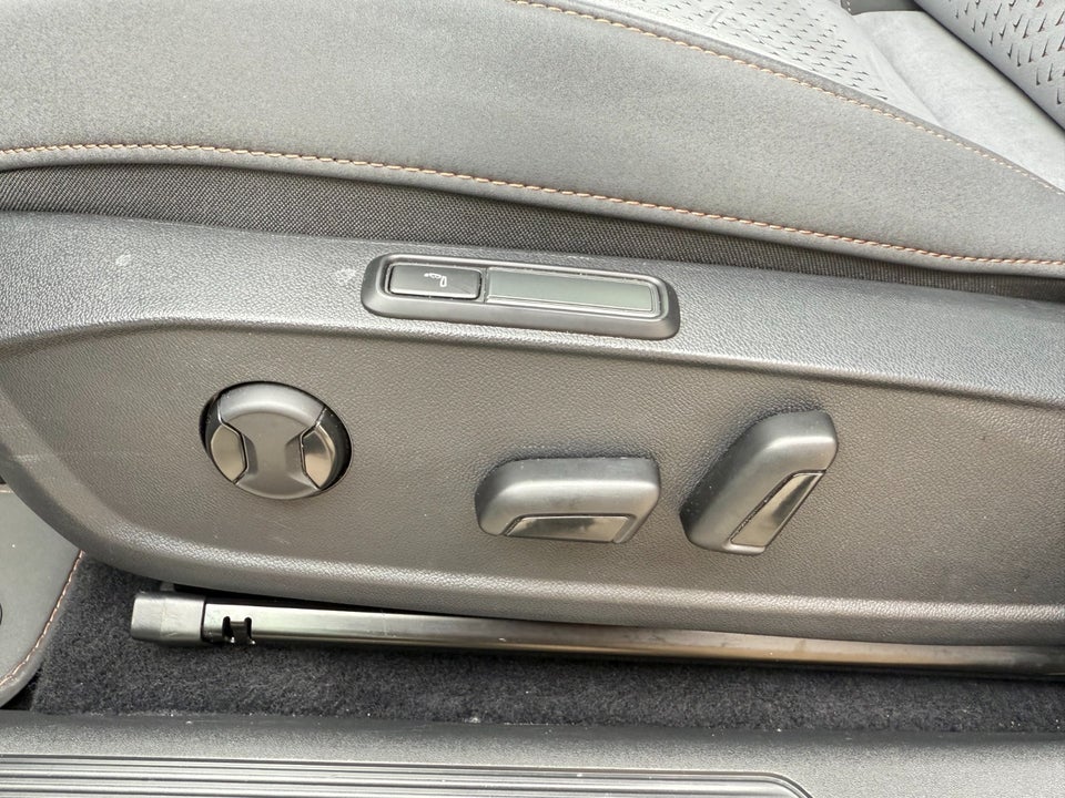 Cupra Born 58 e-Boost Dinamica Pack High 5d