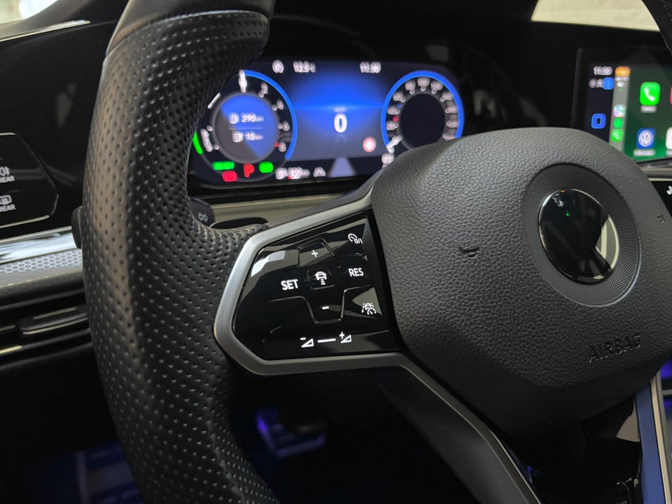 VW Golf VIII 1,4 GTE DSG 5d