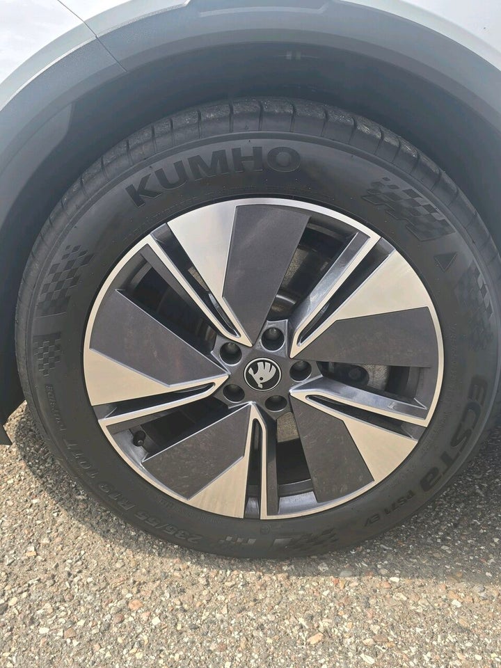 Skoda Elroq 85 iV Loft 5d