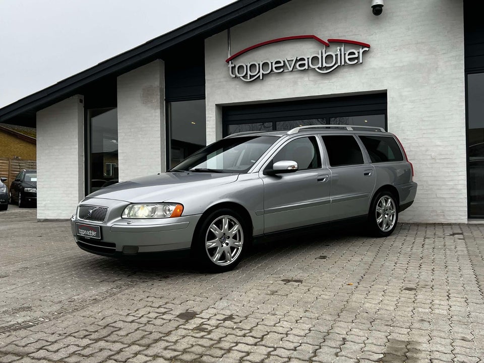 Volvo V70 2,4 170 Momentum aut. 5d