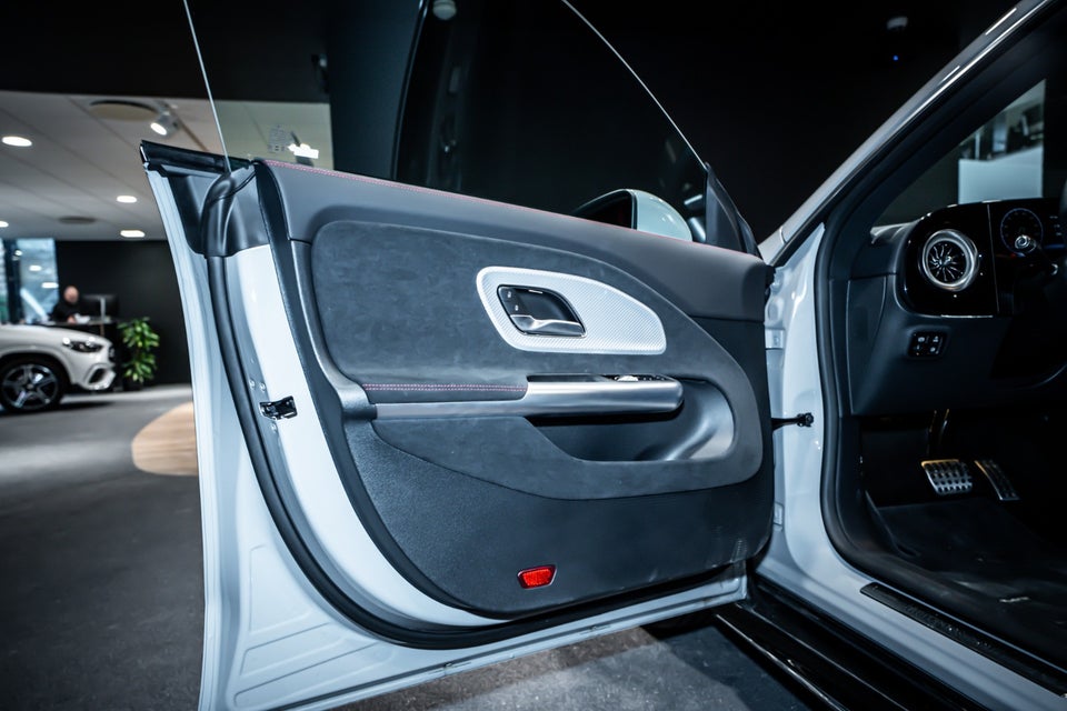 Mercedes CLA250+ EQ AMG Advance Plus 4d