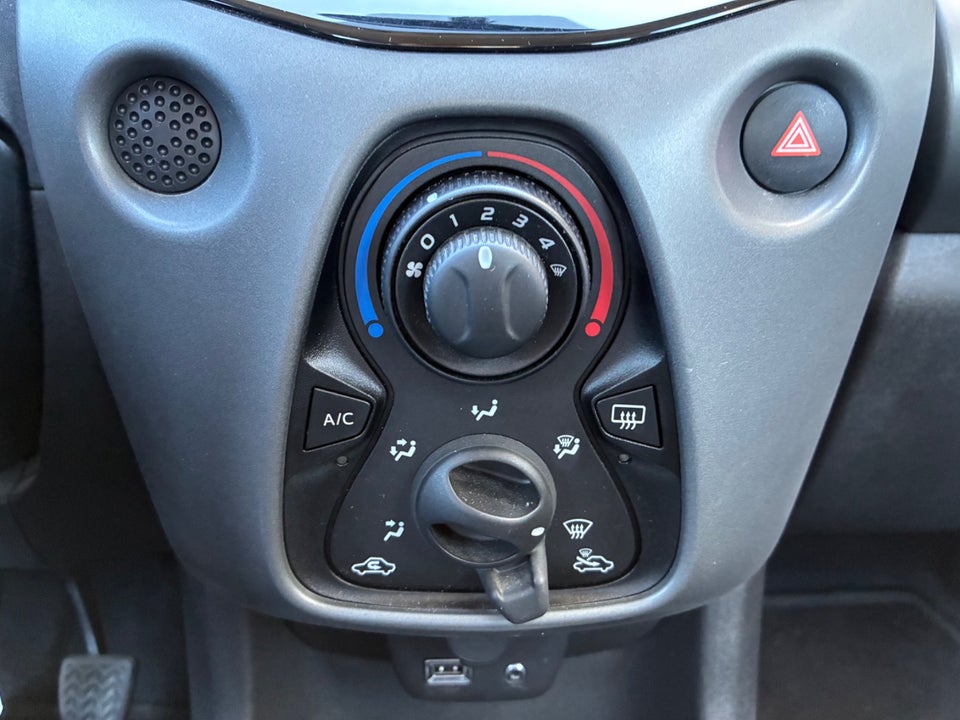 Toyota Aygo 1,0 VVT-i x-pression 5d