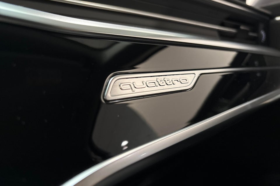 Audi A6 50 TFSi e Sport quattro S-tr. 4d