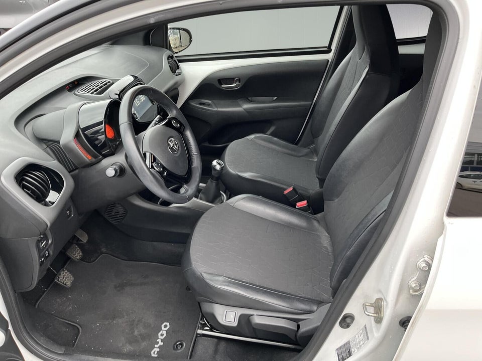 Toyota Aygo 1,0 VVT-i x-cite 5d