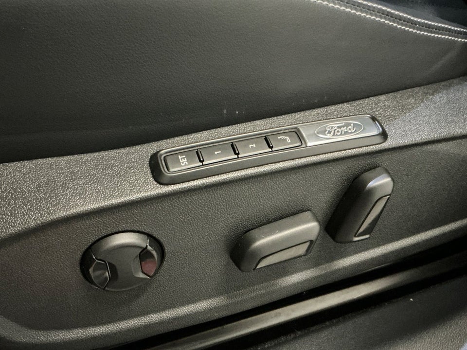 Ford Explorer 82 Premium Extended Range 5d