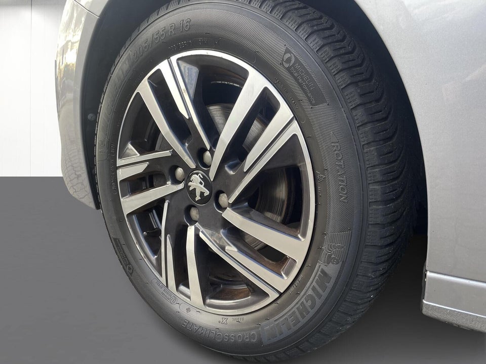 Peugeot 208 1,2 PureTech 100 Evolution EAT8 5d