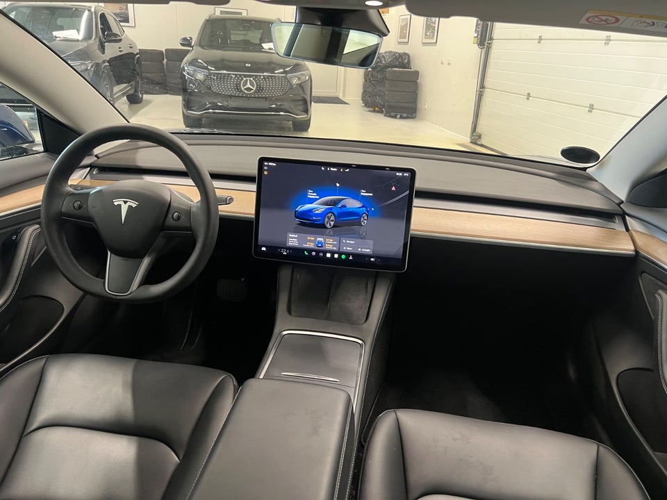 Tesla Model 3 RWD 4d