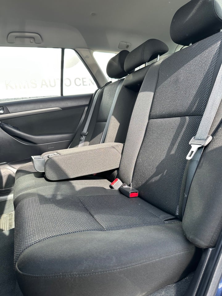 Toyota Avensis 2,0 D-4D Sol stc. 5d