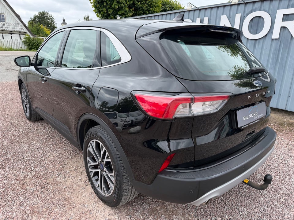 Ford Kuga 2,5 PHEV Titanium CVT 5d