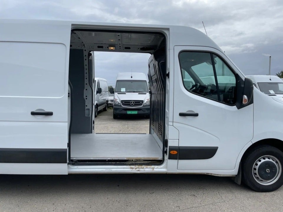 Renault Master IV T35 2,3 dCi 150 L3H2 Kassevogn