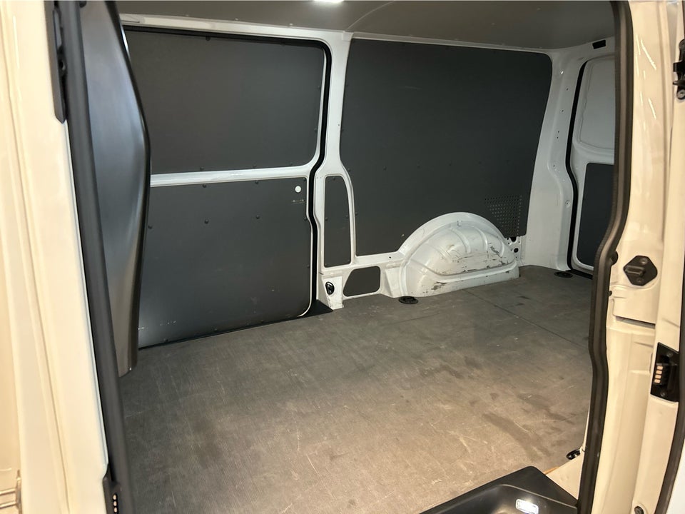 VW Transporter 2,0 TDi 150 Kassevogn DSG lang