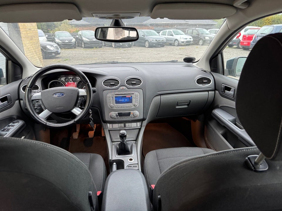 Ford Focus 1,6 Titanium 5d