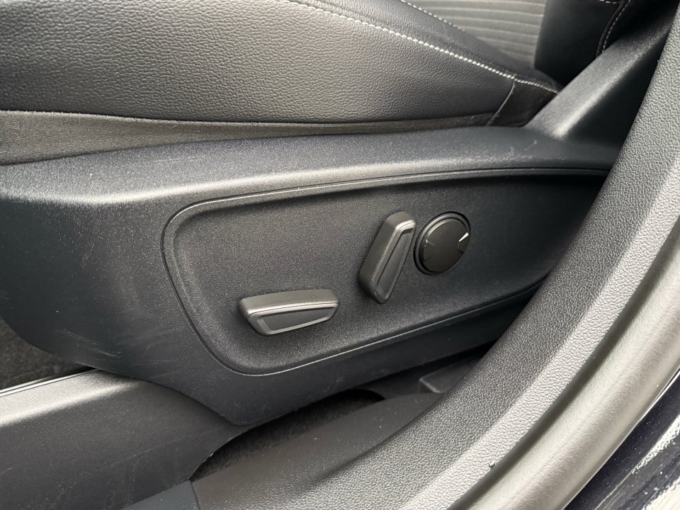 Ford Kuga 2,5 PHEV Titanium X CVT 5d