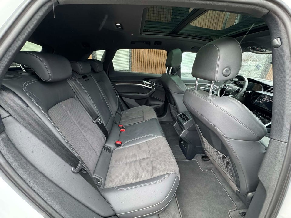 Audi e-tron 55 S-line quattro 5d