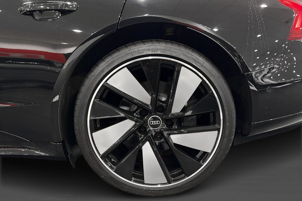 Audi e-tron GT quattro 4d