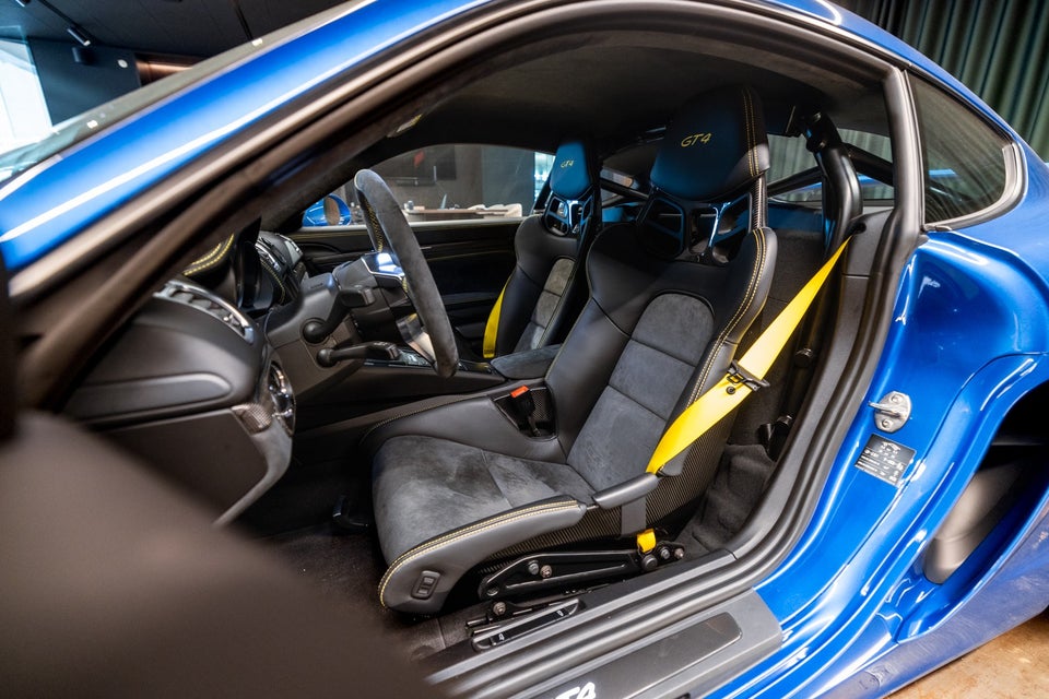 Porsche Cayman GT4 3,8  2d