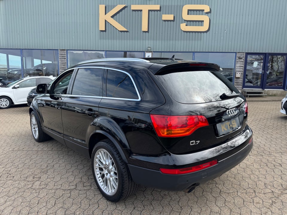 Audi Q7 3,0 TDi quattro Tiptr. 5d