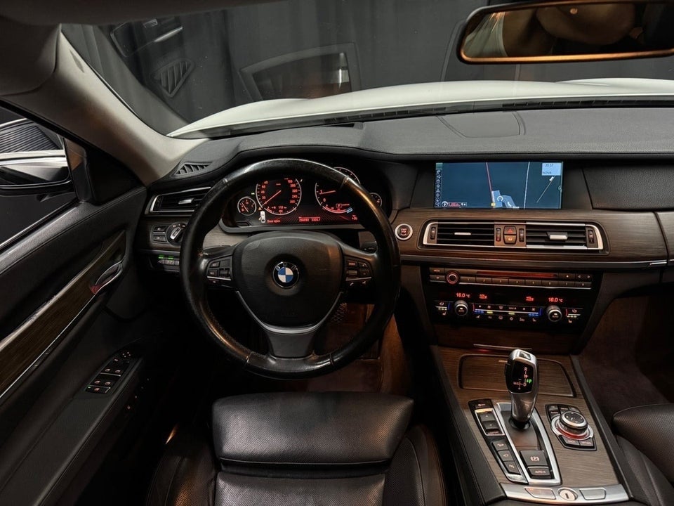 BMW 750i 4,4 xDrive Steptr. 4d
