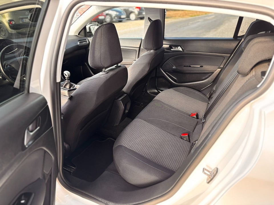 Peugeot 308 1,5 BlueHDi 130 Style 5d