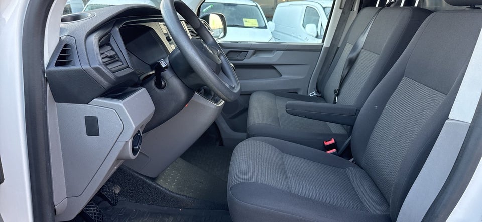 VW Transporter 2,0 TDi 110 Kassevogn lang