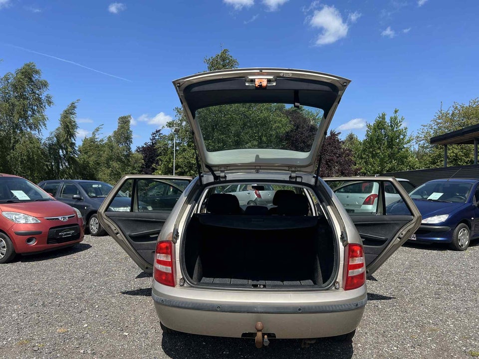 Skoda Fabia 1,4 16V 75 Ambiente Combi 5d