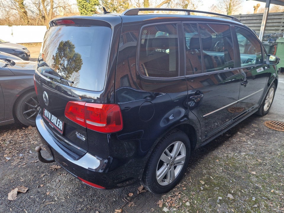 VW Touran 2,0 TDi 140 Comfortline DSG BMT 7prs 5d