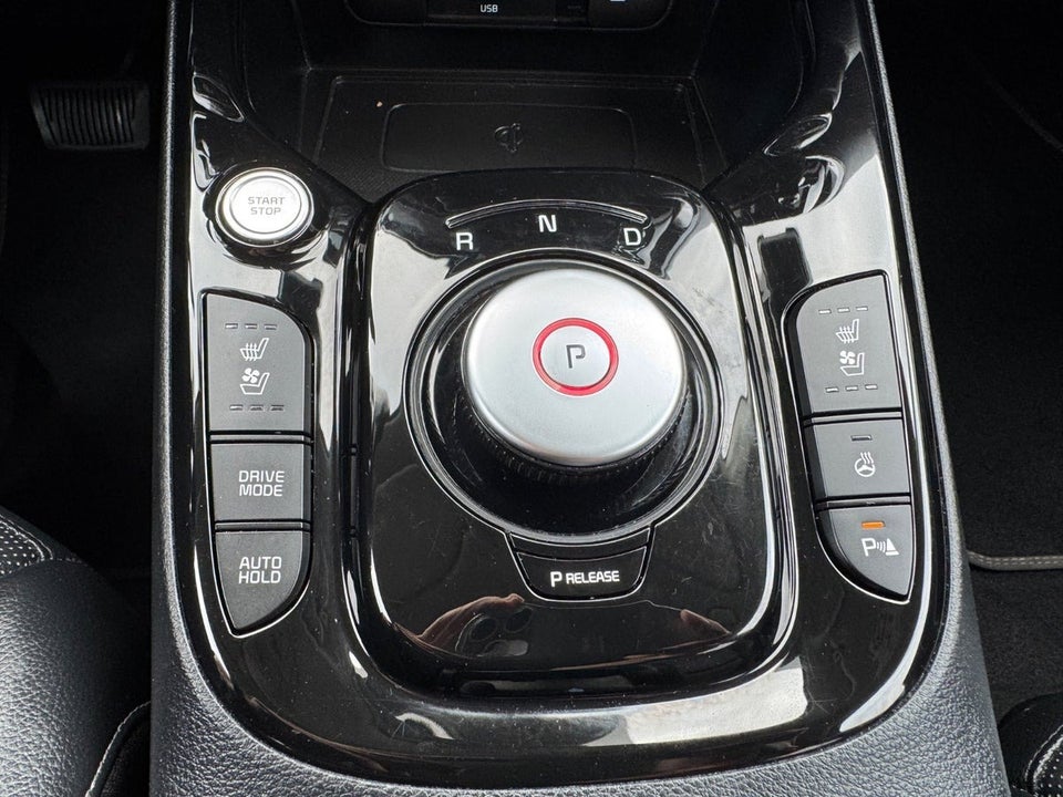 Kia e-Soul 64 Premium Luxury Van 5d