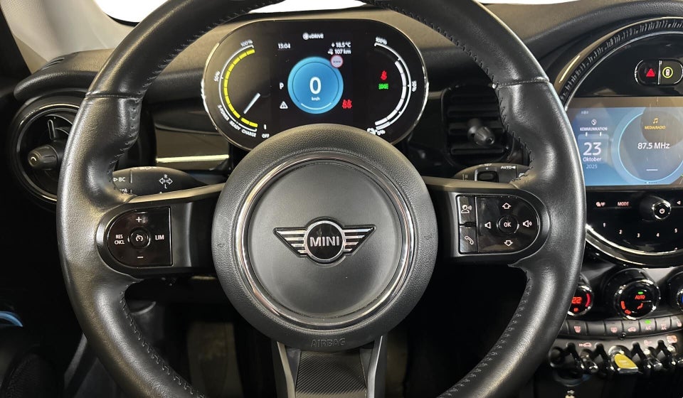 MINI Cooper SE Classic Trim 3d