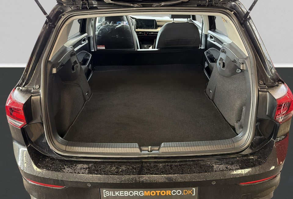 VW Golf VIII 2,0 TDi 115 Life DSG Van 5d