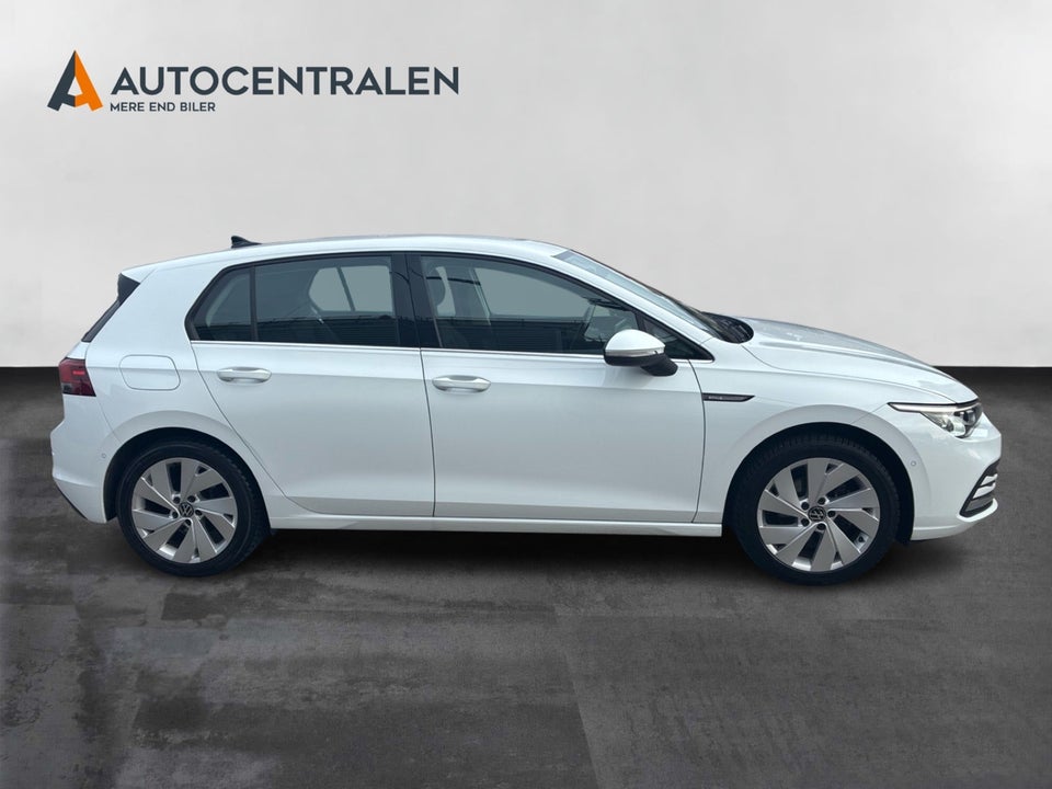 VW Golf VIII 1,5 eTSi 150 Life DSG 5d