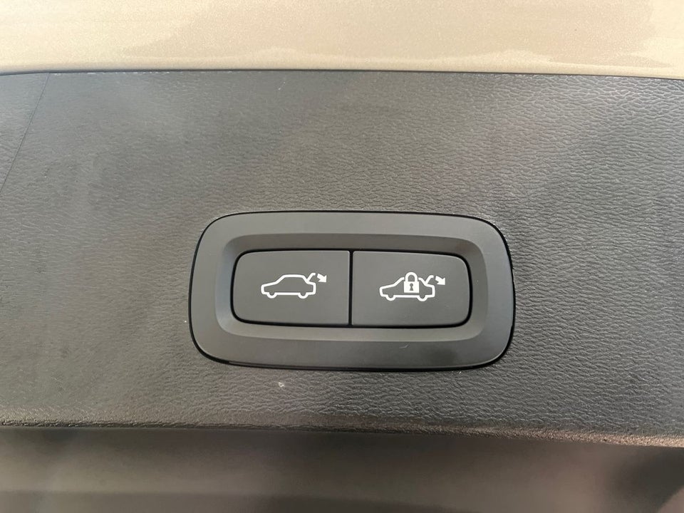 Volvo EX40 Extended Range Plus 5d