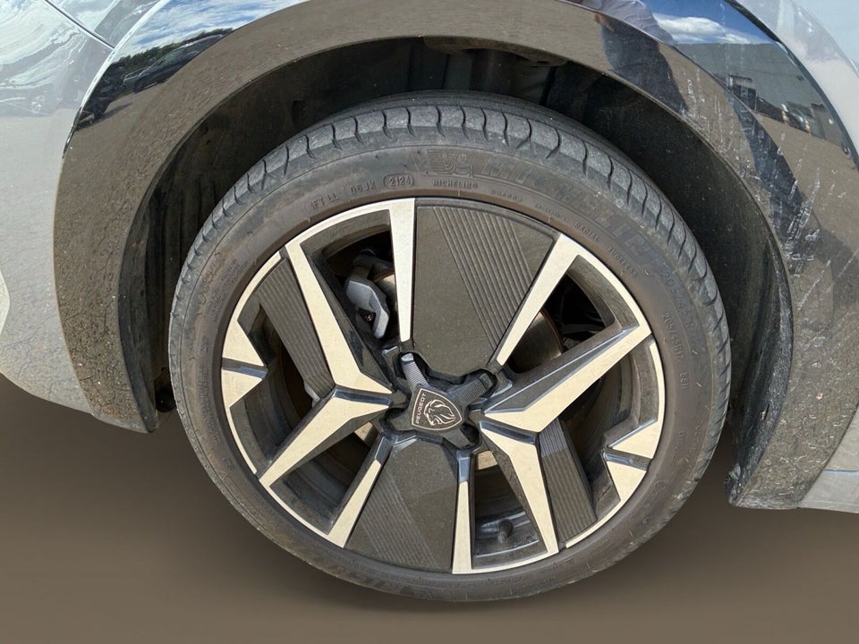 Peugeot e-208 54 GT Pack 5d
