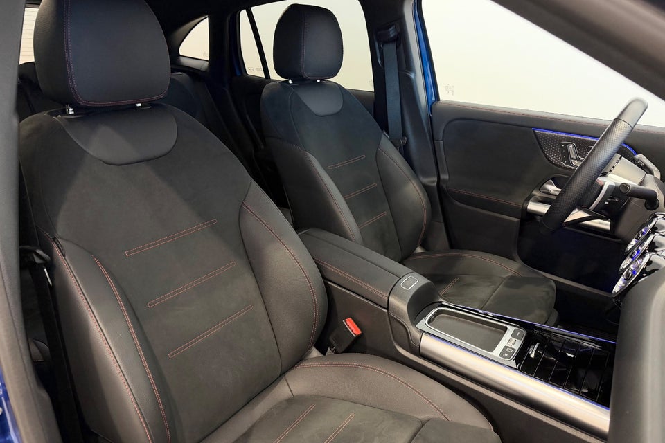 Mercedes EQA300 AMG Line 4Matic 5d