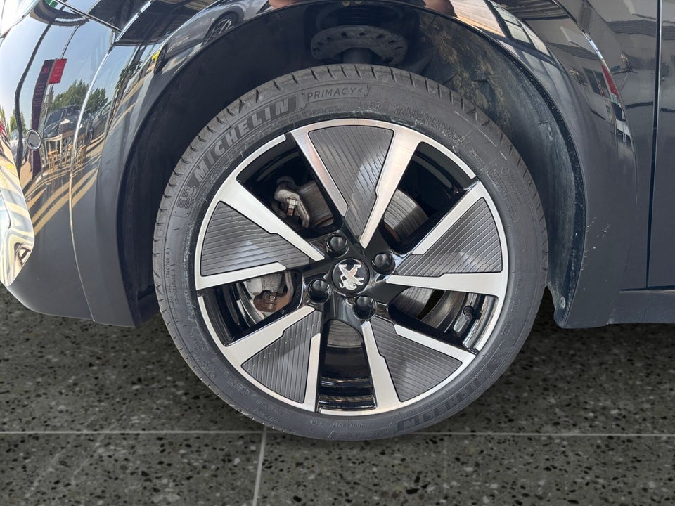Peugeot e-208 50 GT 5d