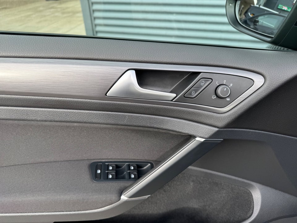 VW Golf VII 1,5 TSi 130 Comfortline Variant 5d