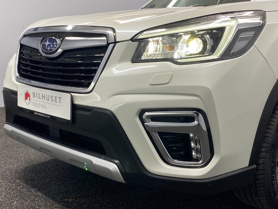 Subaru Forester 2,0 e-Boxer Summit L-tr. 5d