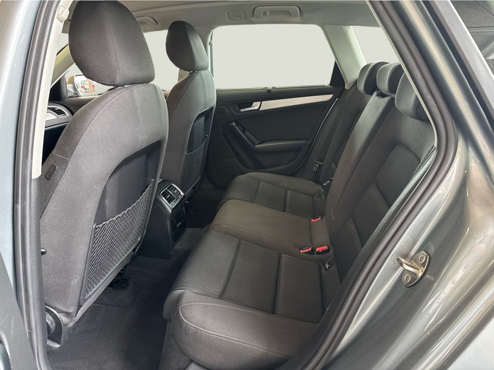 Audi A4 2,0 TDi 143 Avant 5d