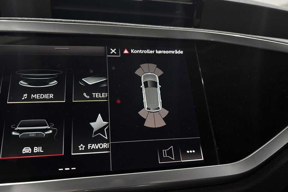 Audi Q3 45 TFSi e Attitude plus S-tr. 5d