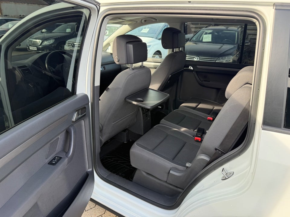 VW Touran 2,0 TDi 140 Comfortline DSG BMT 7prs 5d