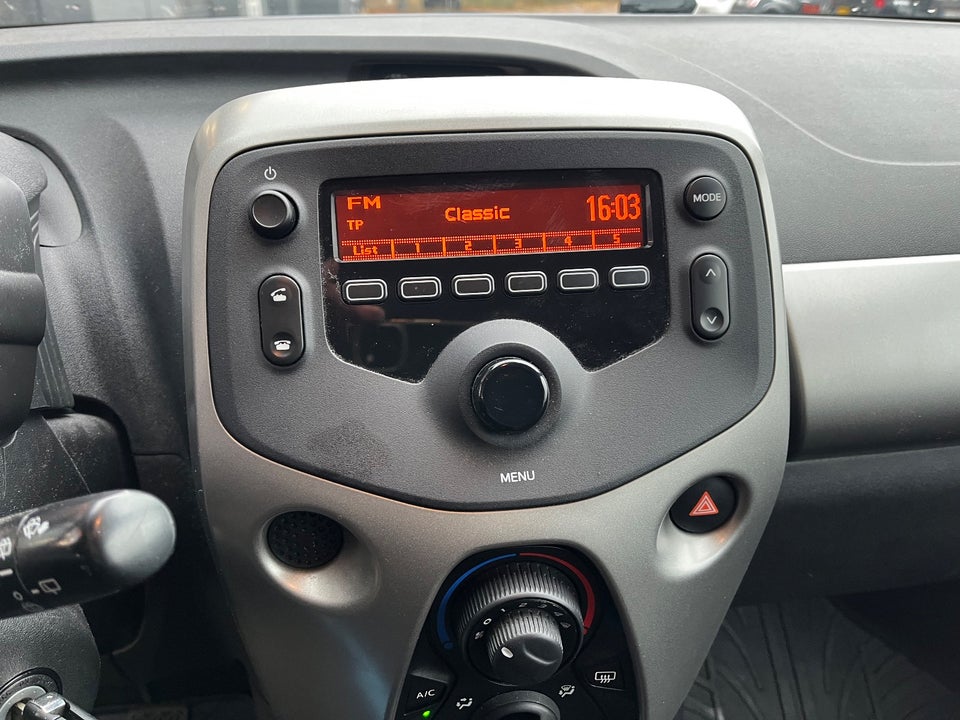 Citroën C1 1,0 e-VTi Shine 5d