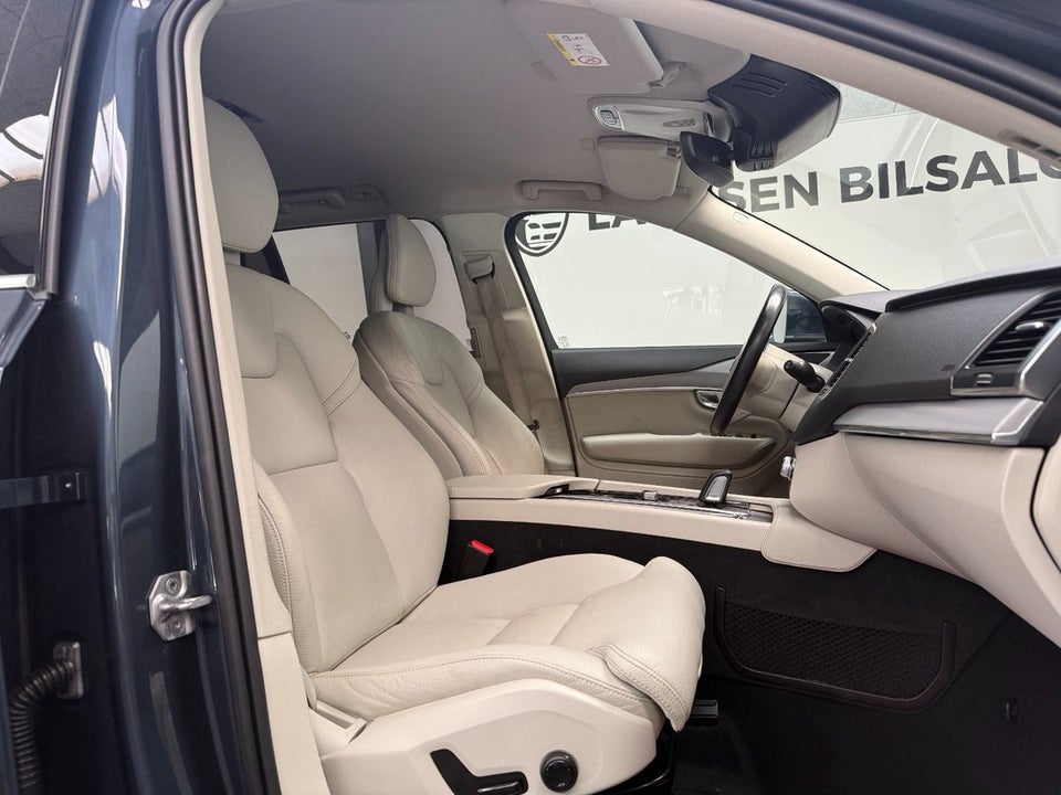 Volvo XC90 2,0 B5 235 Momentum aut. AWD 6prs 5d