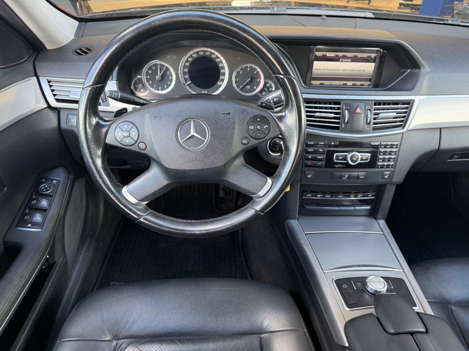 Mercedes E200 2,2 CDi Avantgarde stc. aut. 5d