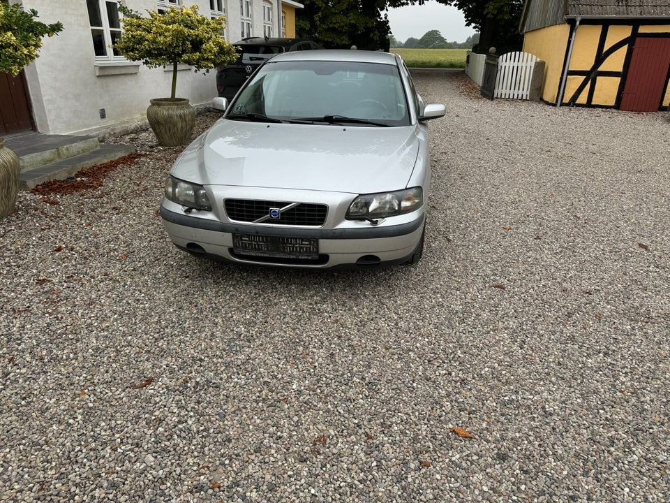 Volvo S60 2,4 170 4d