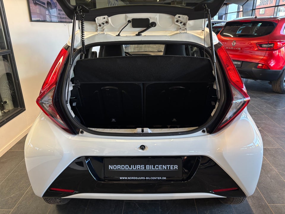 Toyota Aygo 1,0 VVT-i x-pose 5d