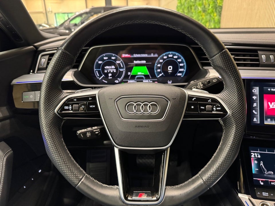Audi e-tron 55 S-line quattro 5d