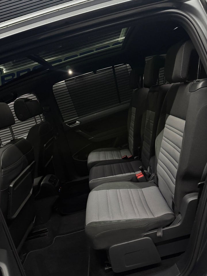 VW Touran 2,0 TDi 190 R-line DSG 7prs 5d